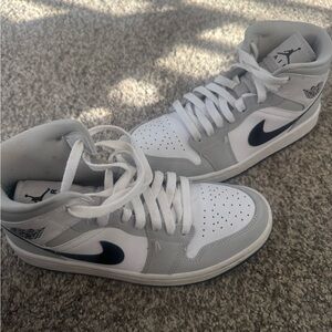 Jordan Men's White and Gray Athletic Shoes